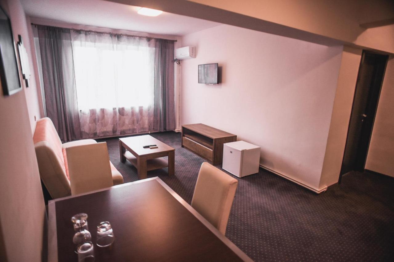 Petrosani Camere De Inchiriat - Hotel Petroshani Srl Extérieur photo