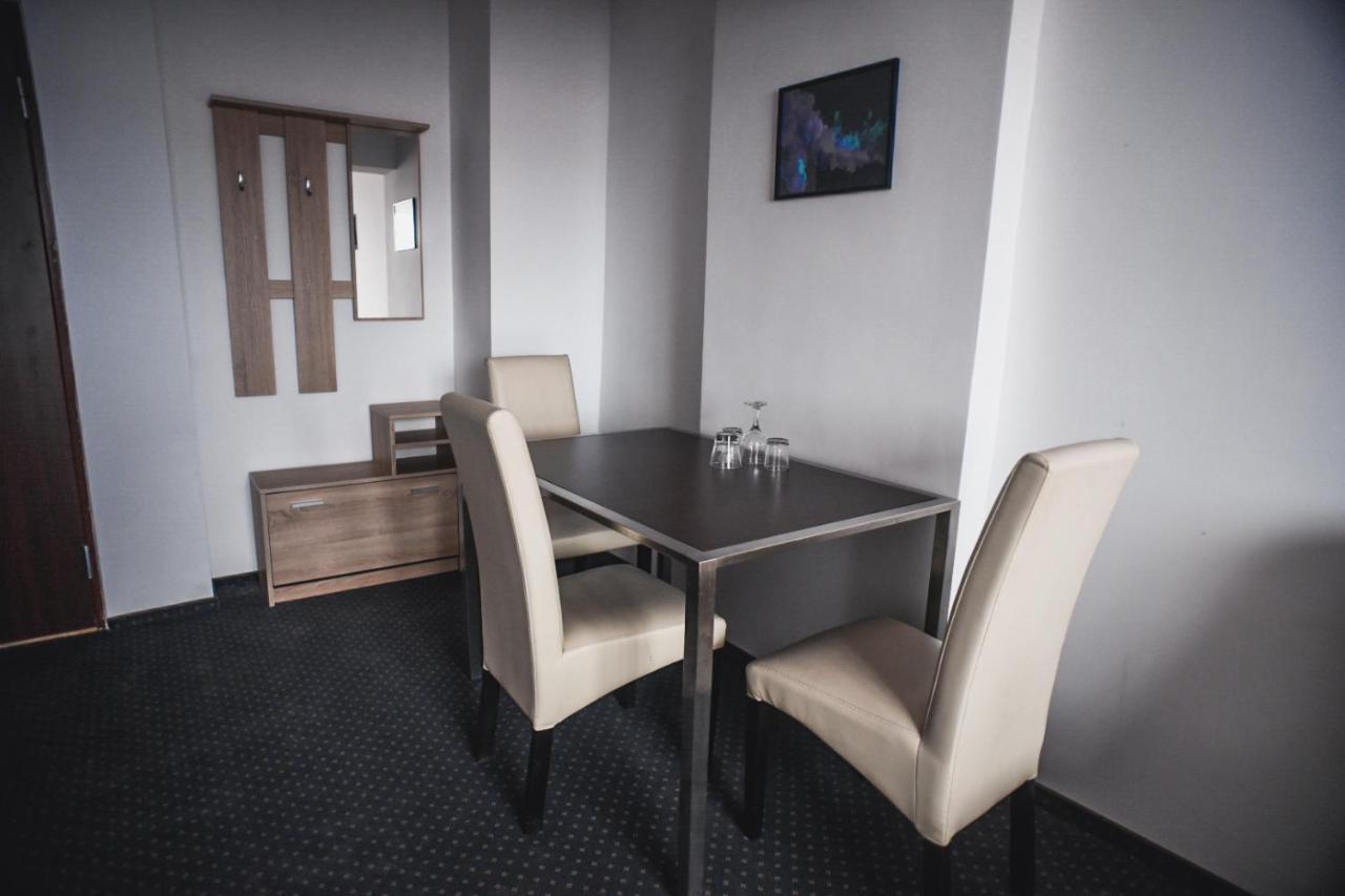 Petrosani Camere De Inchiriat - Hotel Petroshani Srl Extérieur photo