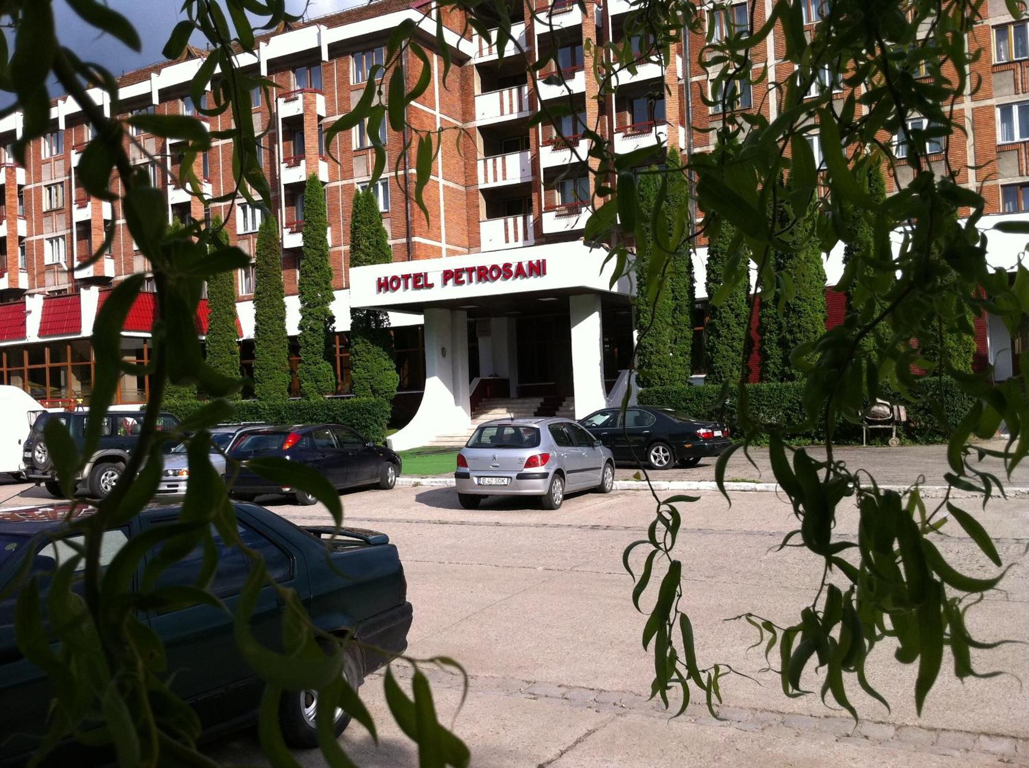 Petrosani Camere De Inchiriat - Hotel Petroshani Srl Extérieur photo